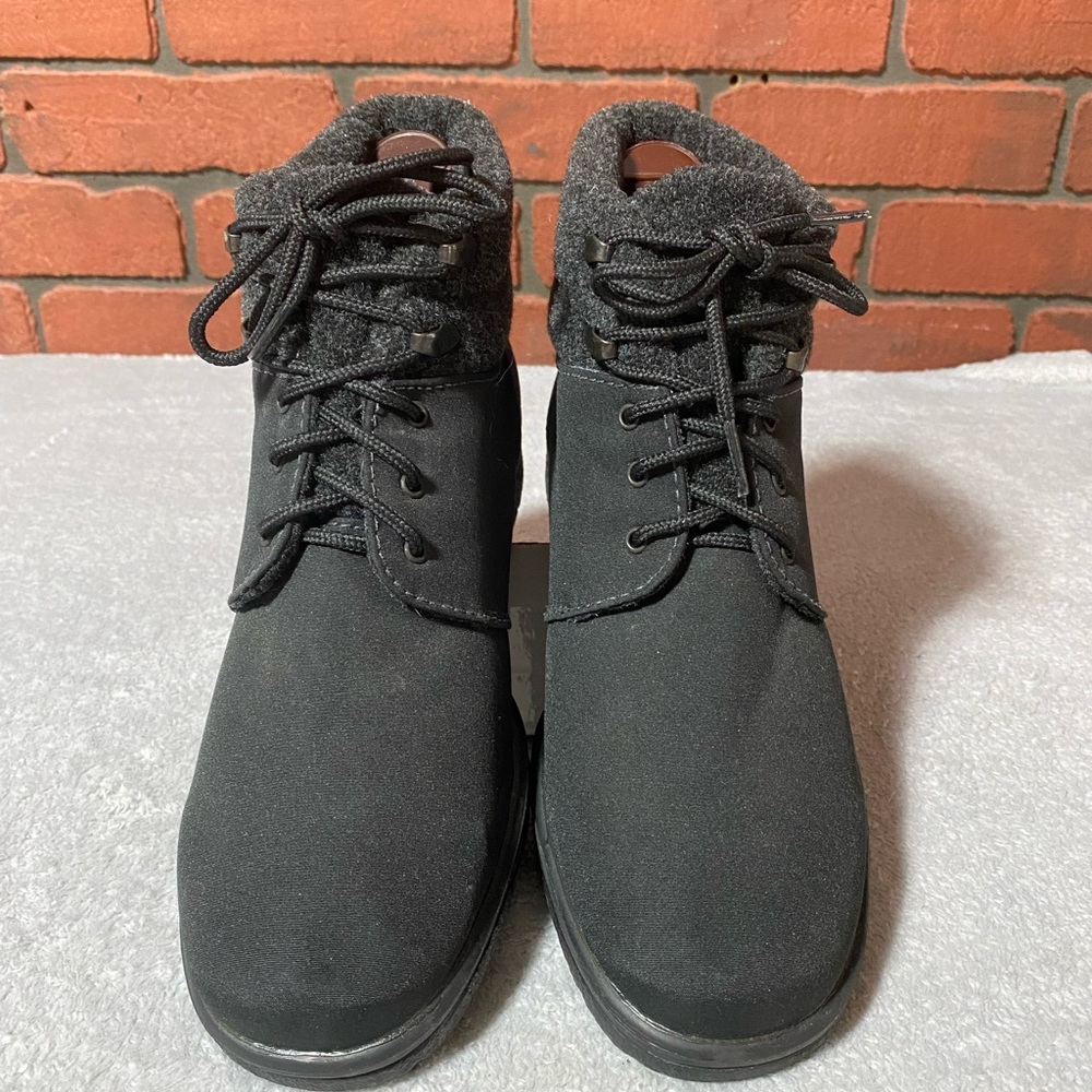 TOE WARMERS TREK ankle lace up boot MADE IN CANADA‎ 8M